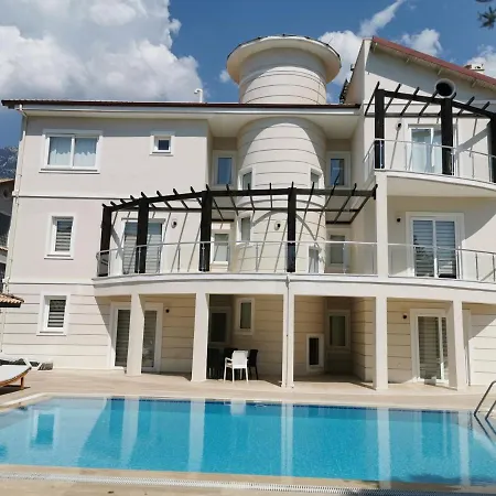 Karmele Villa