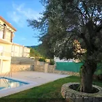 Karmele Villa