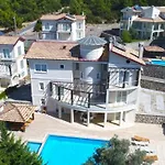 Villa Karmele *