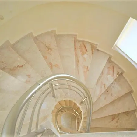 Karmele Villa